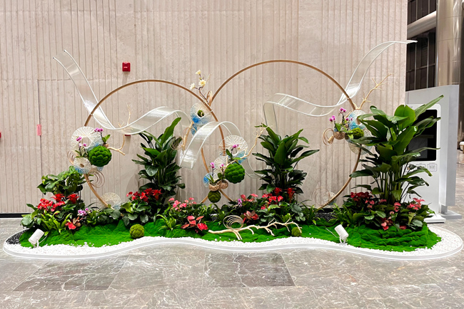 花草美陈案例：彩带从天而降,最天然的花朵艺术