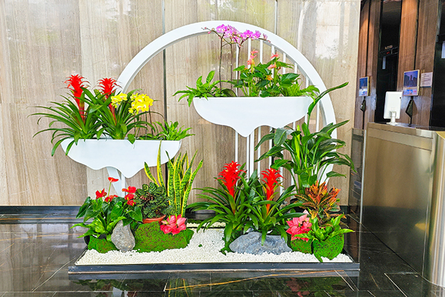 保利多数汇大堂绿化美陈组景