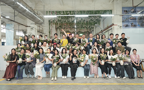 IM体育园林结合东鹏瓷砖进杏装碳索将来，砖注环保”再生艺术沙龙