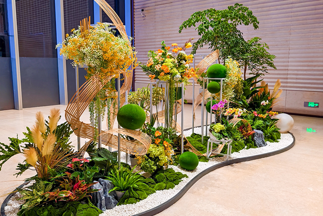粤胜广场大堂植物美陈——绿色共融激活贸易空间